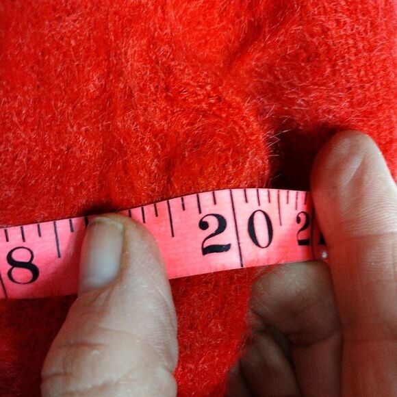 Victoria's secret sweater  - Picture 6 of 7